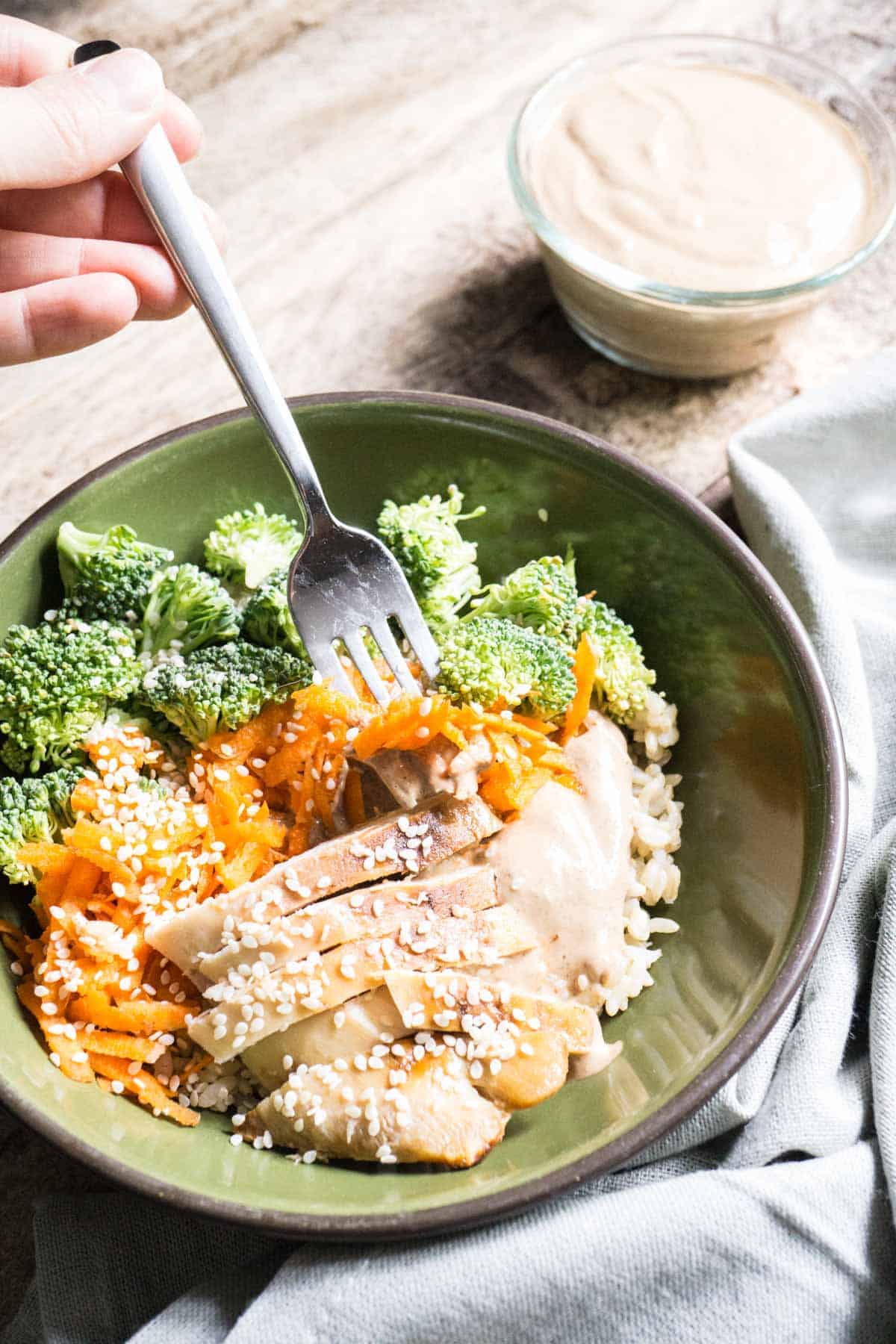 https://smartnutrition.ca/wp-content/uploads/2016/05/Sesame-Chicken-Nourish-Bowls-13-of-20.jpg